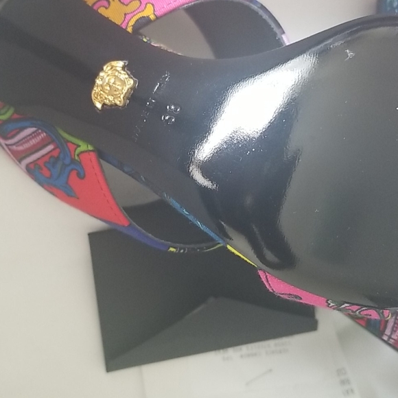 AUTHENTI versace heels worn once - Picture 6 of 8